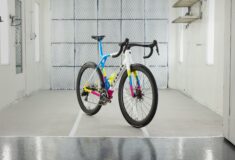 Image de l'article Trek présente Untitled No. 25, un nouveau coloris pour le Tour de France Femmes 2025