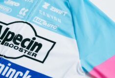 Image de l'article Quand Alpecin-Deceuninck porte un maillot en hommage à Poulidor