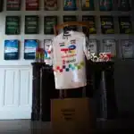 TotalEnergies dévoile son maillot pour le Tour de France 2025 : hommage à Bernaudeau et l’équipe Peugeot !
