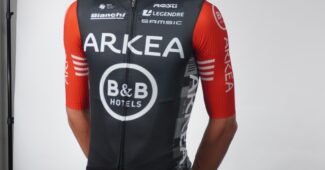 Image de l'article Arkéa B&B Hotels change son maillot pour la Vuelta 2025
