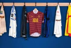 Image de l'article Le collectif Velopack dévoile son nouveau maillot gravel en collaboration avec Matchy