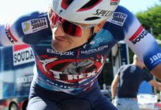 Image de l'article Pourquoi il y a T-Rex sur le maillot de la Soudal Quick-Step sur la Vuelta ?