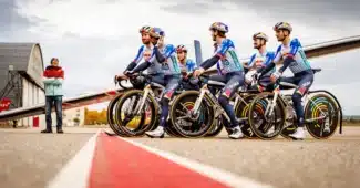 Image de l'article Le nouveau maillot Red Bull Bora-Hansgrohe aperçu dans une vidéo