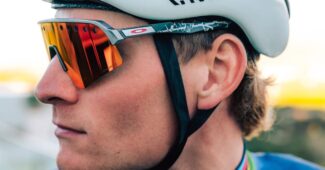 Image de l'article Une nouvelle paire d&rsquo;Oakley signature pour Mathieu Van der Poel