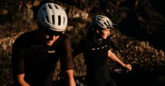 Image de l'article Fizik complète sa gamme casque avec le Kyros, un modèle polyvalent à 190€