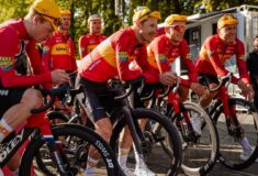 Image de l'article Pourquoi Uno-X Mobility n’a pas utilisé son maillot noir à Liège-Bastogne-Liège ?