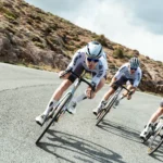 Pinarello Q36.5 Pro Cycling Team dévoile son maillot pour le Tour de France 2026