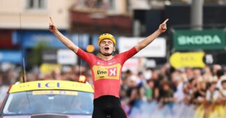 Image de l'article Pourquoi l’UCI interdit les poches à l’avant des maillots ?