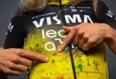 Image de l'article Le maillot visma du tour de france femmes dessiné par des enfants