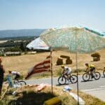 Canicule sur le Tour de France : comment les équipes gardent les coureurs au frais ?