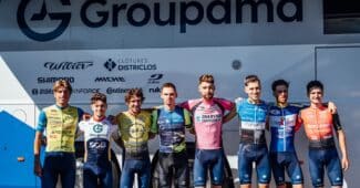 Image de l'article Groupama-FDJ United relie ses pros à leurs racines avec l’opération « Ton Club, Ton Maillot »