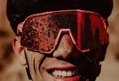 Image de l'article 100% dévoile les premières lunettes signature de Thibau Nys